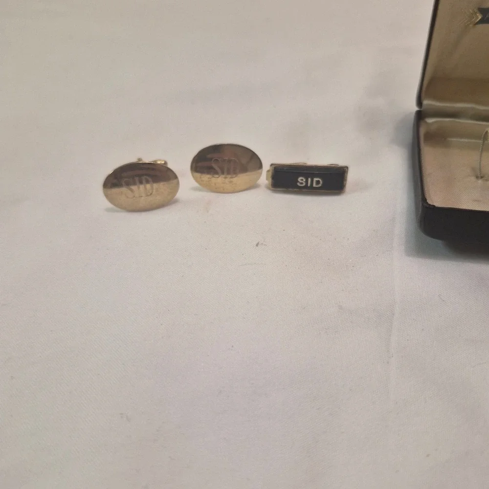 Vintage Anson Gold Tone SID Monogram Cufflinks and Tie Clip Set with Box